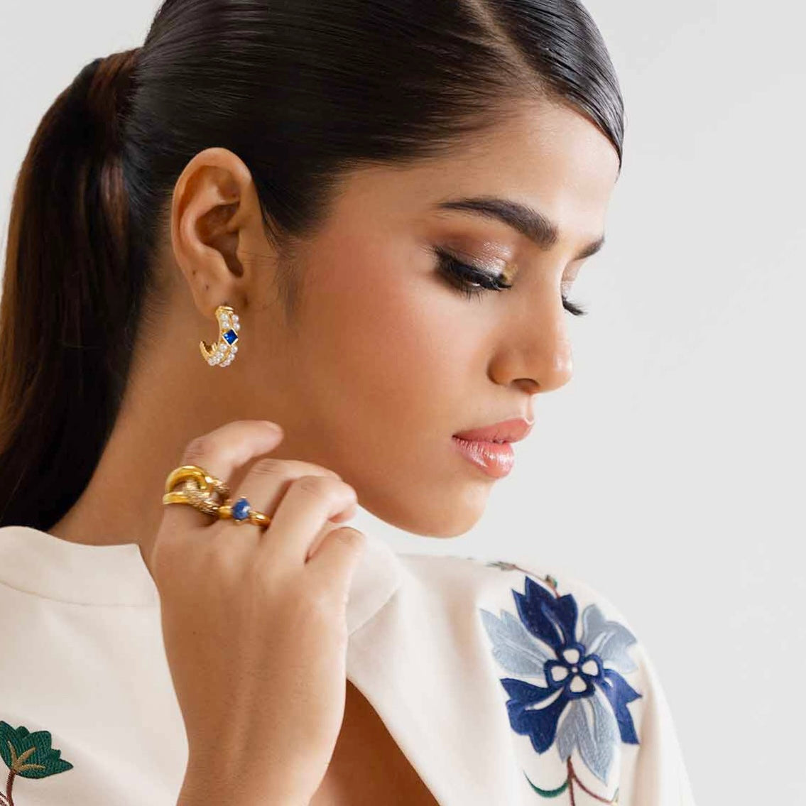 Ayla Hoops